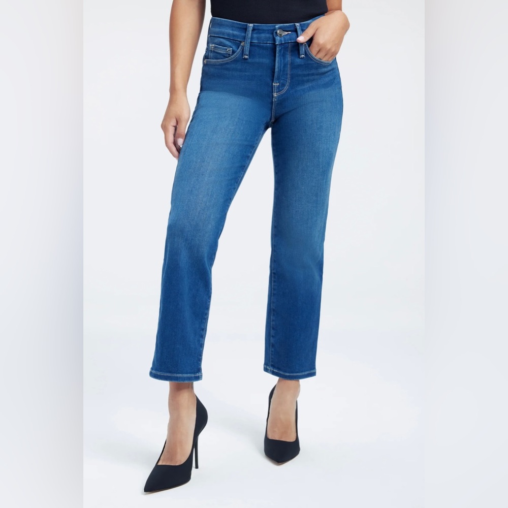 Good American Good Petite Straight Jeans